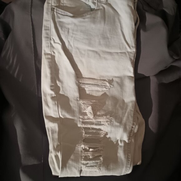 No Boundaries Mid Rise Skinny Jeans Light Blue / Distressed / Size 17 - Picture 4 of 7